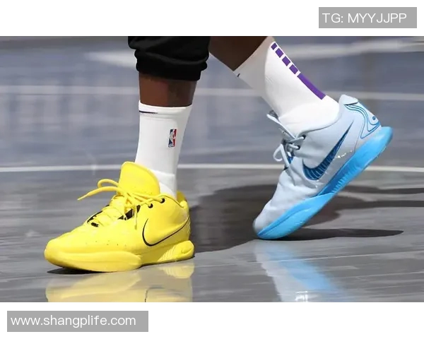 国足球星战靴曝光盘点球鞋选择展现个性与实力结合